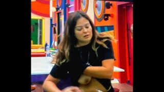 Mariana Echeverría muestra sus pechos xxx